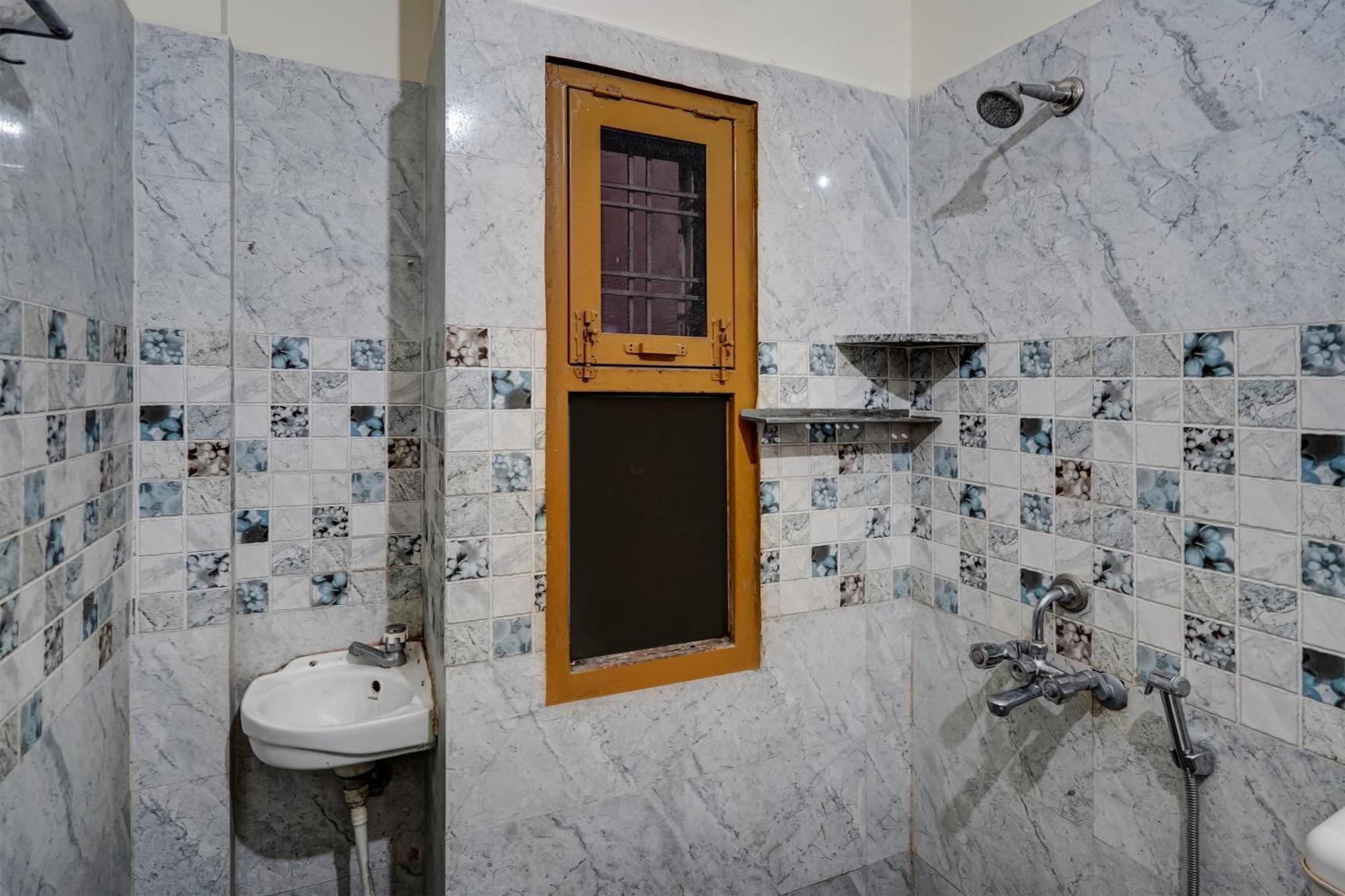 Hotel O Aryan Home Stay Dehradun Exteriör bild